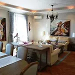 Charming 2 Bedroom Apt In Central Cannes Walking Distance To Beaches Croisette And The Palais 678